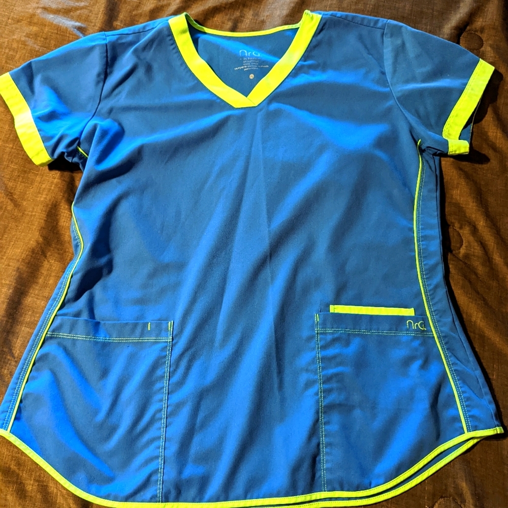 NRG by Barco Scrub Top XL